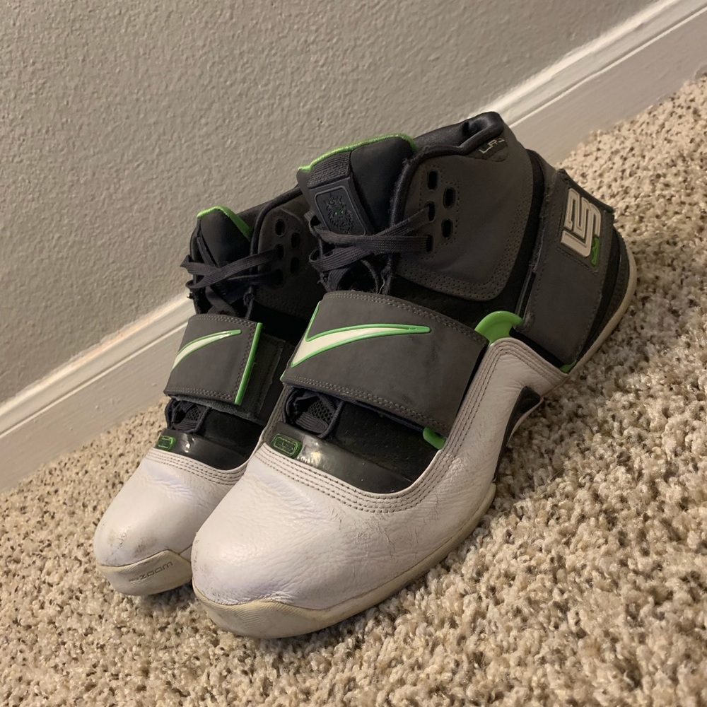 Nike LeBron Zoom Solider One